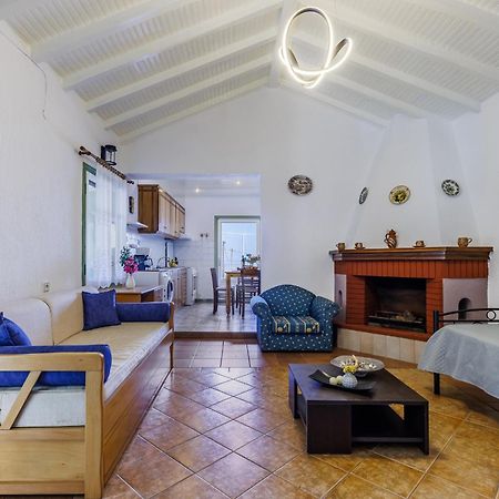 Nerissa Cottage - Skopelos Glossa Atheato Екстер'єр фото