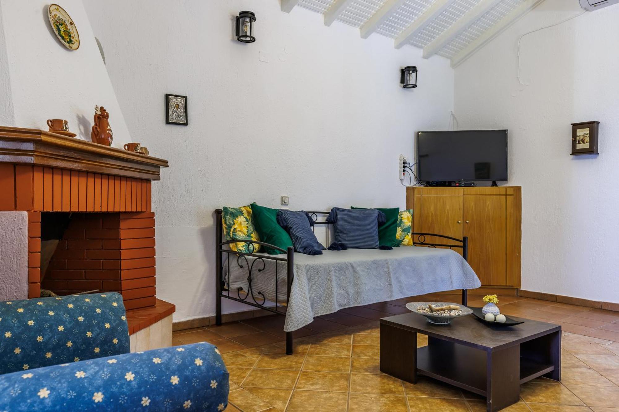 Nerissa Cottage - Skopelos Glossa Atheato Екстер'єр фото