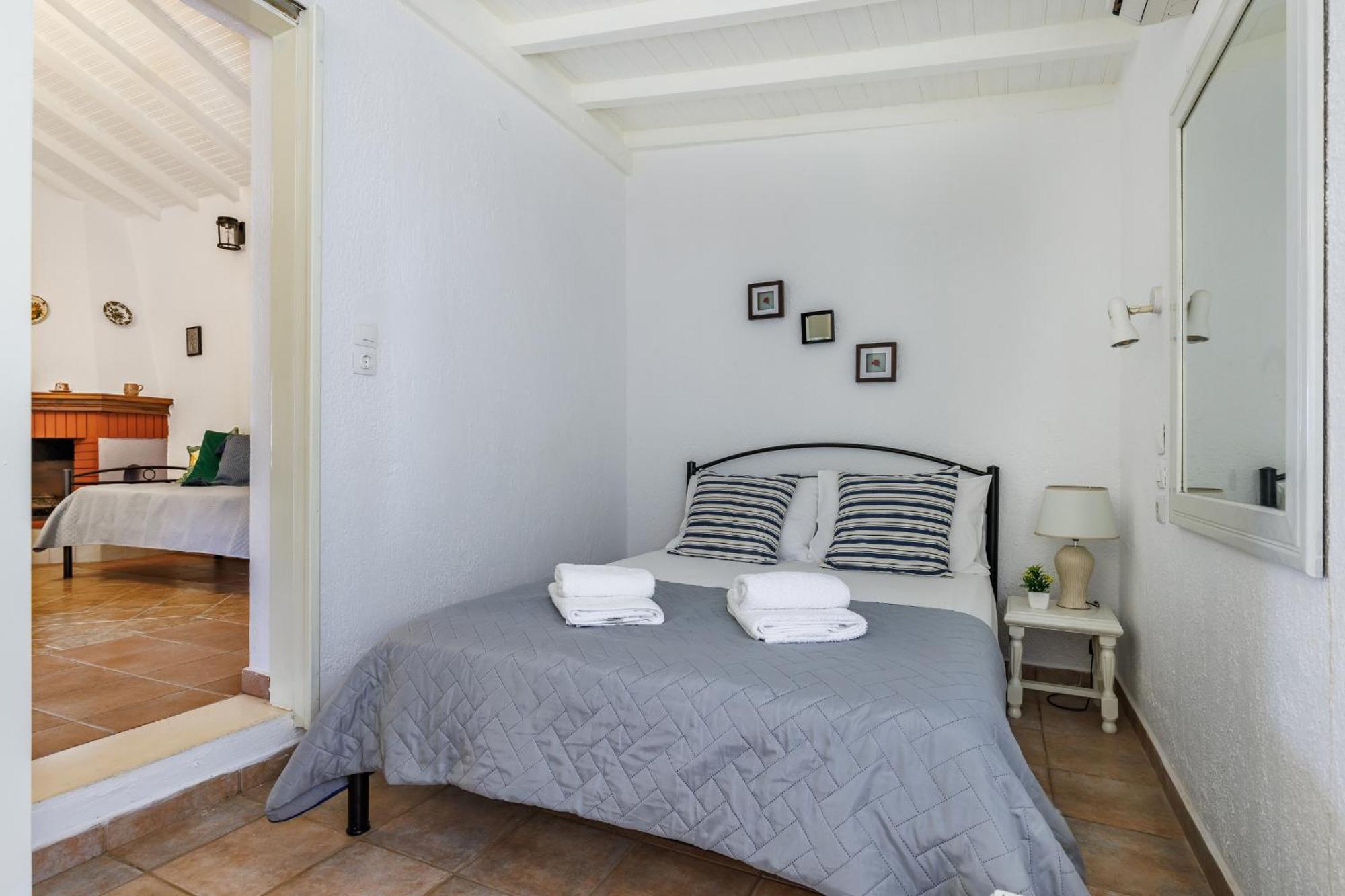 Nerissa Cottage - Skopelos Glossa Atheato Екстер'єр фото